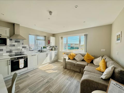 TV and multimedia, Living room, Dining area, kitchen