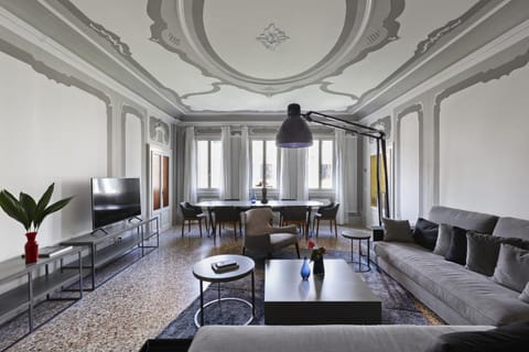 Communal lounge/ TV room, Living room