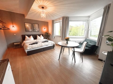 Bed, Living room, Photo of the whole room, Seating area, Dining area, Bedroom