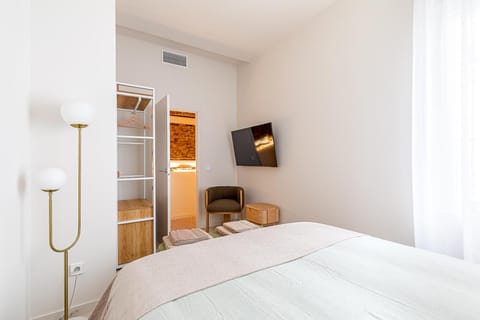 Apartamento para 9 personas en Malasaña Apartment in Centro