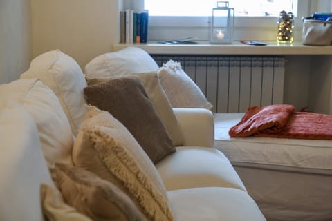 Living room, Mountain view, Mountain view