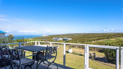 Patio, Day, Natural landscape, Golfcourse, Balcony/Terrace, Sea view