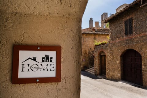 Famiracoli Home Sangimignano Apartment in San Gimignano