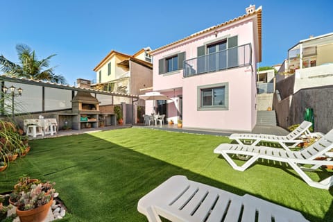 Property building, Patio, Garden, Garden, Garden view