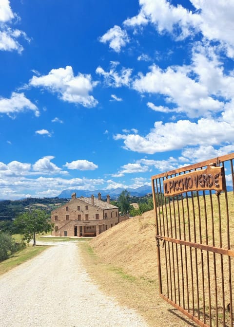 Property building, Day, Natural landscape, Mountain view