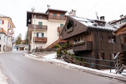 Property building, Day, Winter, Street view