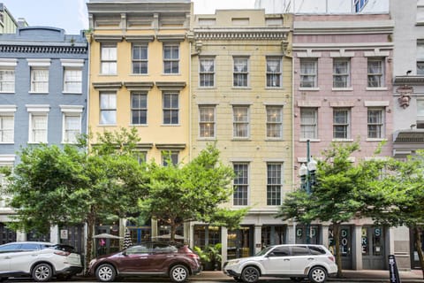 Walkable NOLA Escape Near French Quarter! Apartment in French Quarter