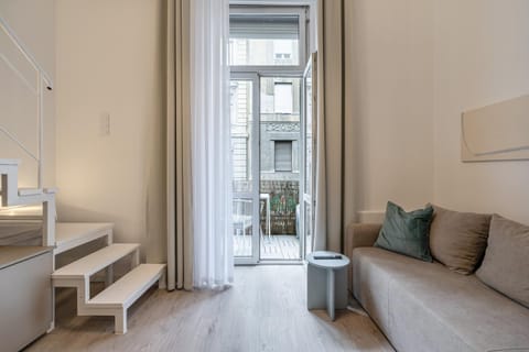 Balcony/Terrace, Living room, Photo of the whole room, Seating area, furniture