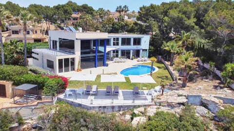 Property building, Bird's eye view, Garden, Pool view, sunbed