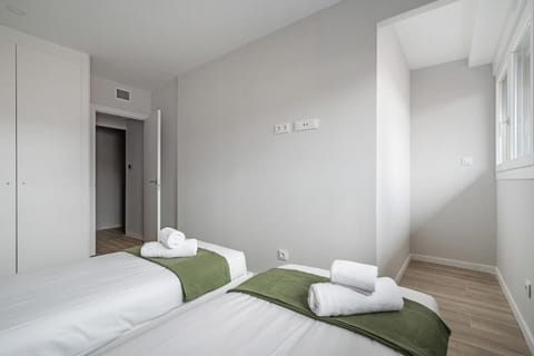 Accessible flat near the Toledo Bridge - 5B Apartment in Madrid