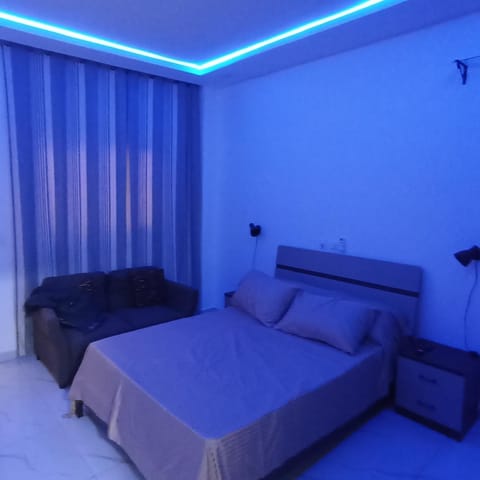 Bed, Living room