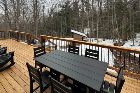 Hike, Ski and Relax Renovated Retreat in Wilmington House in Wilmington