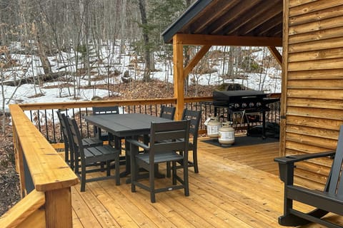 Hike, Ski and Relax Renovated Retreat in Wilmington House in Wilmington
