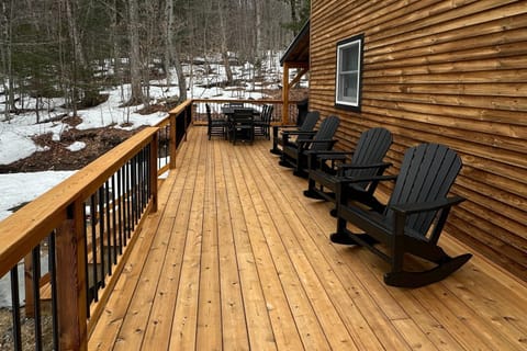 Hike, Ski and Relax Renovated Retreat in Wilmington House in Wilmington