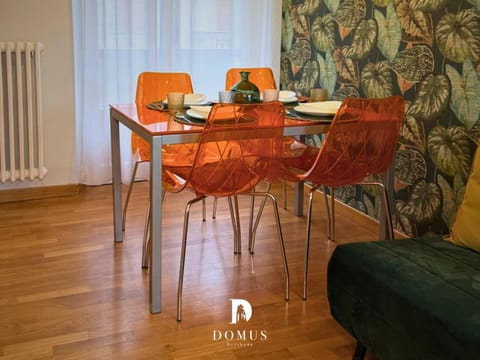 Kitchen or kitchenette, Living room, Dining area, internet