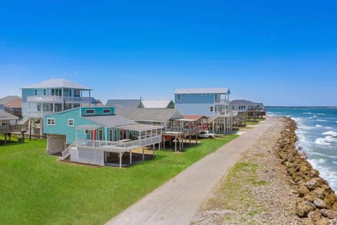 Beachfront Home with Unrivaled Views of the Ocean House in Alvin