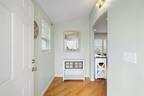 Fishermans Dream With Game Room Walk to the Beach House in Alvin