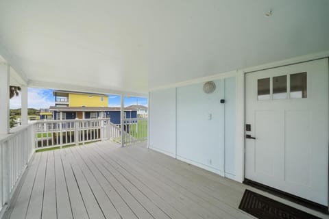 Beach Escape Close to Attractions and the Shore House in Hitchcock