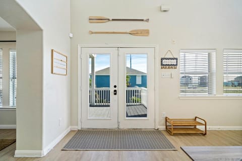 Beach house with large deck and patio House in Galveston Island