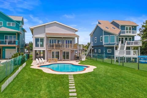Galveston Bay Front Home with Private Pool and Pier House in San Leon