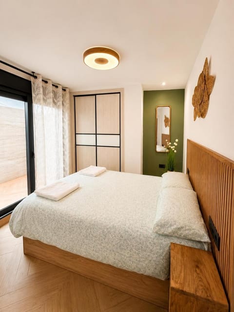 Balcony/Terrace, safe, towels, wedding, air conditioner