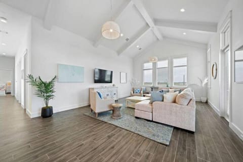 Modern beach home with the best views of West Bay House in Galveston Island