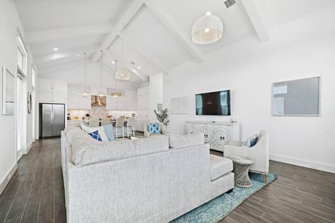 Modern beach home with the best views of West Bay House in Galveston Island