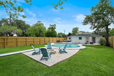 Beautiful home with pool near Kemah Boardwalk House in Kemah