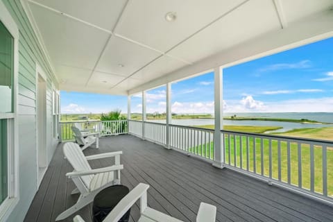 Bayfront home with spectacular, serene views House in Galveston Island