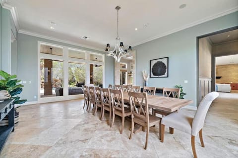 Huge, luxurious and secluded estate with private pool, pond, and large yard House in Galveston Island