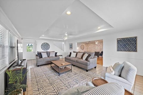 Tranquil Home with Private, Texas-Shaped Pool House in San Leon