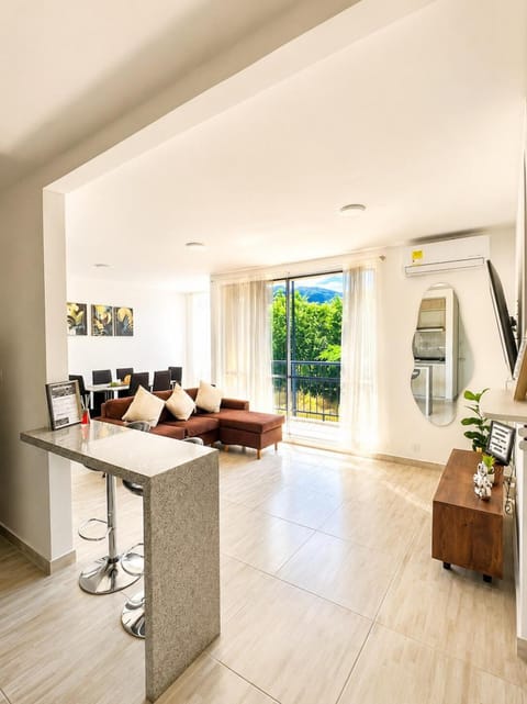 TV and multimedia, Living room, Photo of the whole room, Dining area, air conditioner