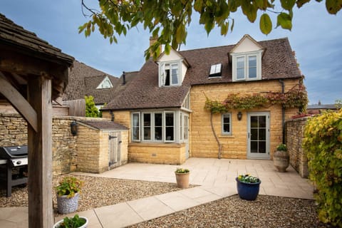 Property building, BBQ facilities, Garden