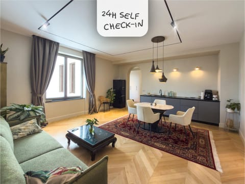 Day, Kitchen or kitchenette, Living room, Dining area, kitchen
