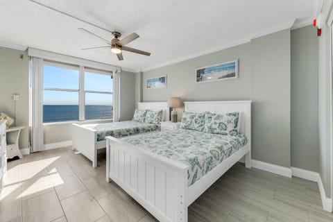 New listing! Direct oceanfront condo with private balcony overlooking the pool and beach House in Daytona Beach