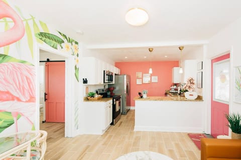 Kitchen or kitchenette, Dining area, Beach, Meals, Family, kitchen