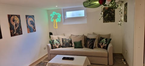 Photo of the whole room, Seating area, Bedroom
