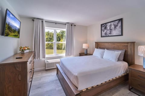 The Ruby 302 By Avada Properties Apartment in Pigeon Forge