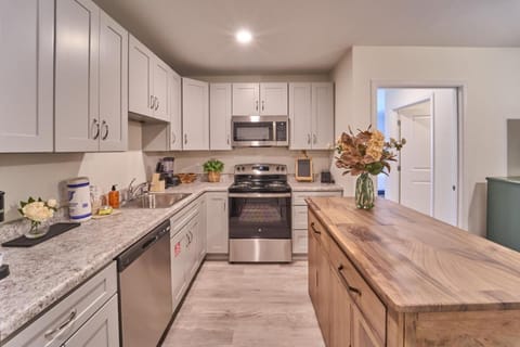 The Ruby 305 By Avada Properties Apartment in Pigeon Forge