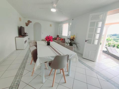 Living room, Dining area