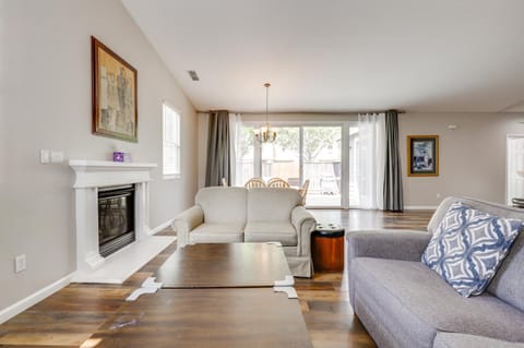 Quiet and Convenient! Santa Rosa Family Home with Yard House in Santa Rosa