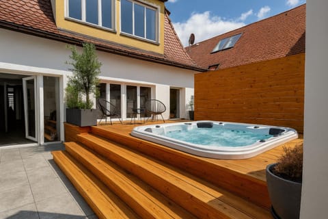 Hot Tub, Hot Tub, Balcony/Terrace