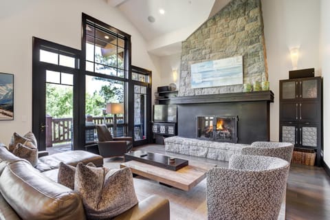 Ski-in Ski-out 3BRLoft Condo, Bachelor Gulch condo Apartment in Edwards