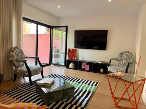 Communal lounge/ TV room, TV and multimedia, Living room, Seating area