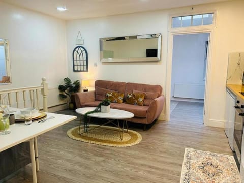TV and multimedia, Living room, Dining area, heating, internet