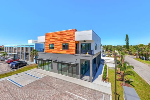 Wave Haven - 4 Luxury Units - 10BR 12BA Total - Sleeps 6 or 8 Per Unit - Hot Tub - Across from Beach - Rocket and Beach Views Villa in Seacrest Beach