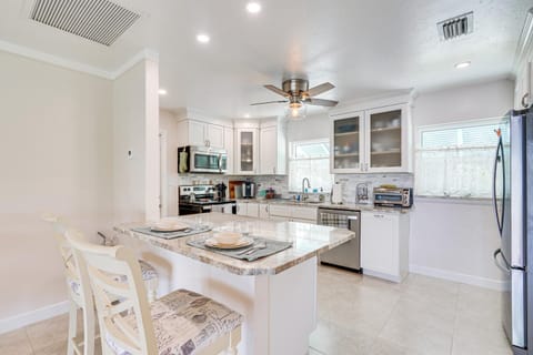 2 Mi to Bunche Beach, Waterfront Fort Myers Home House in Iona