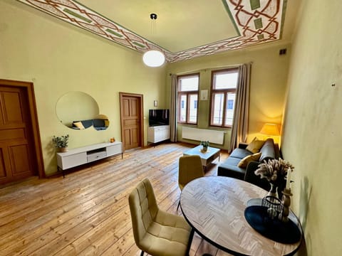 TV and multimedia, Living room, Photo of the whole room, Seating area