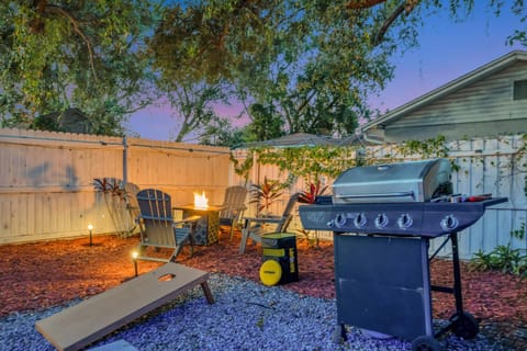 The Backyard Glampground - Camper Fire Pit & Games Campground/
RV Resort in Tampa