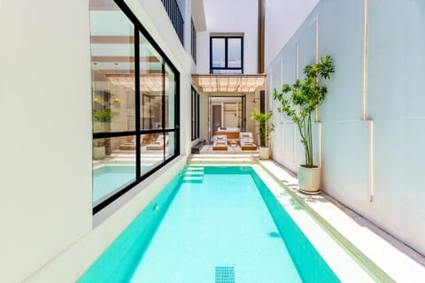 Swimming pool, Swimming pool